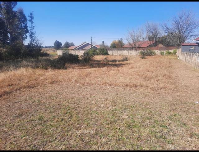 LAND FOR SALE IN UNITAS PARK